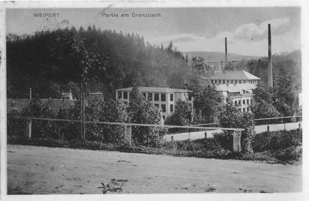 Partie am Grenzbach, Weipert — Fabrikgebäude Brauer & Gutberlet