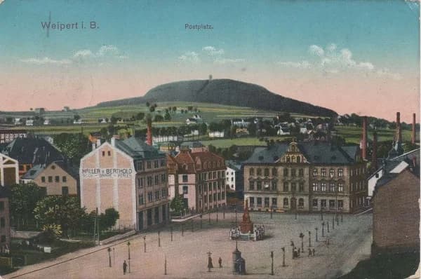 Weipert i. B. — Postplatz mit Haller & Berthold, farbige Ansichtskarte